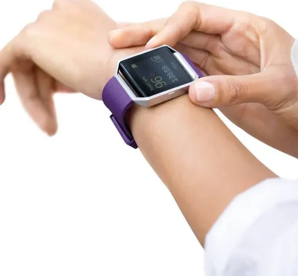 ساعت هوشمند و کاربردهای آن - مچ بند هوشمند فیت بیت