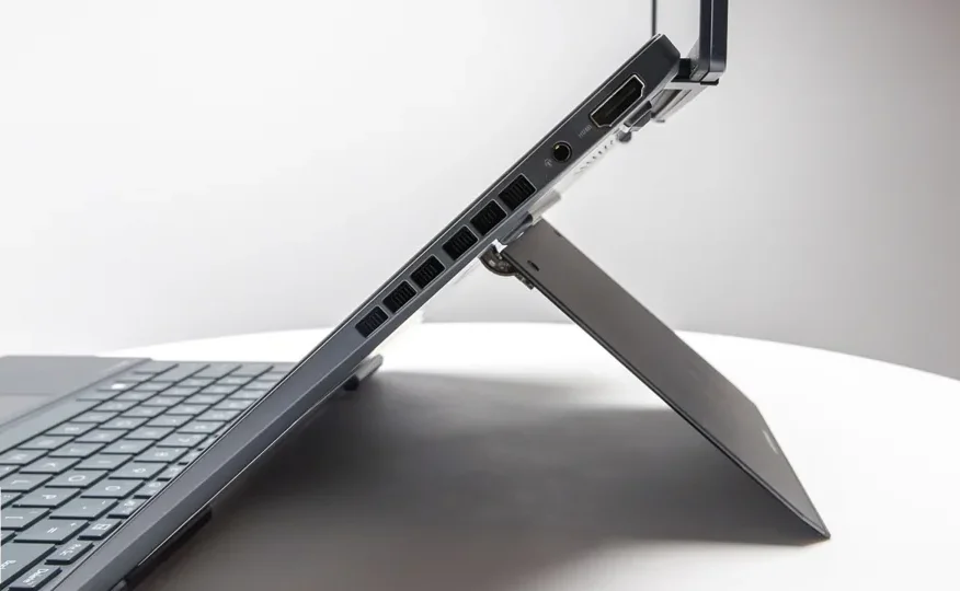 ASUS Zenbook Duo (UX8406): سلطان بی چون و چرای لپ تاپهای دو صفحه نمایش