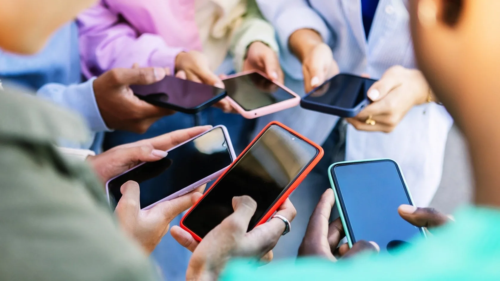 تلگرام برنامه رله پیامک ارائه می دهد که ممکن است شماره تلفن شما را فاش کند