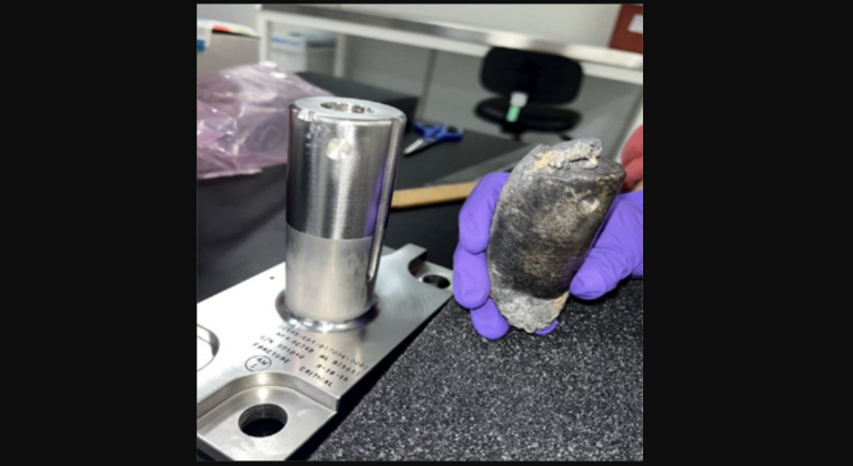 باتری‌های جدا شده از ایستگاه فضایی