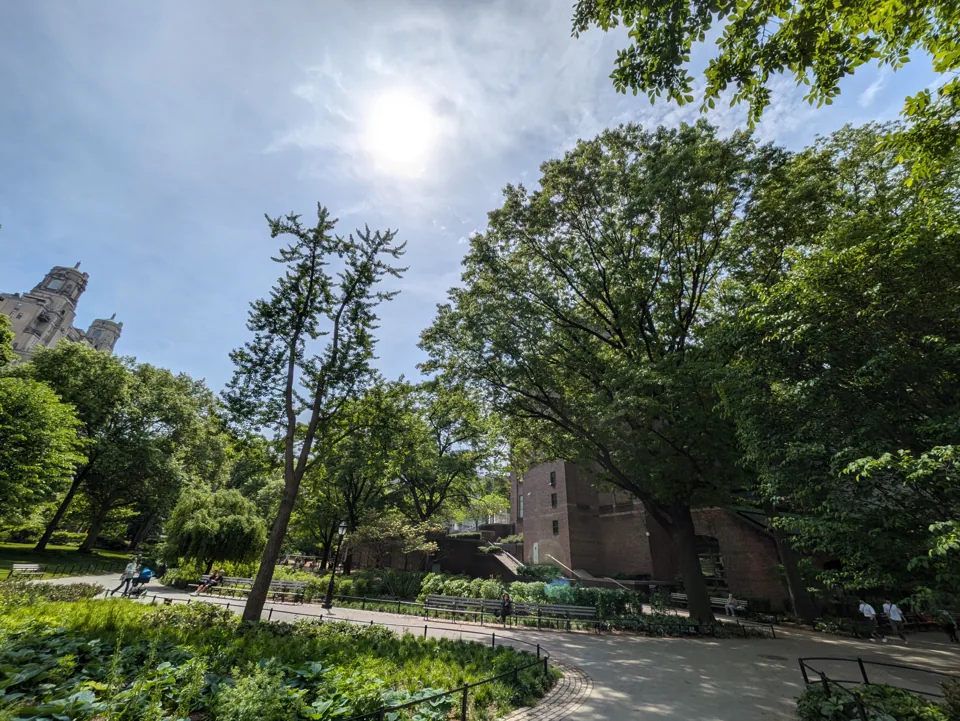 دوربین گوگل پیکسل ۸a