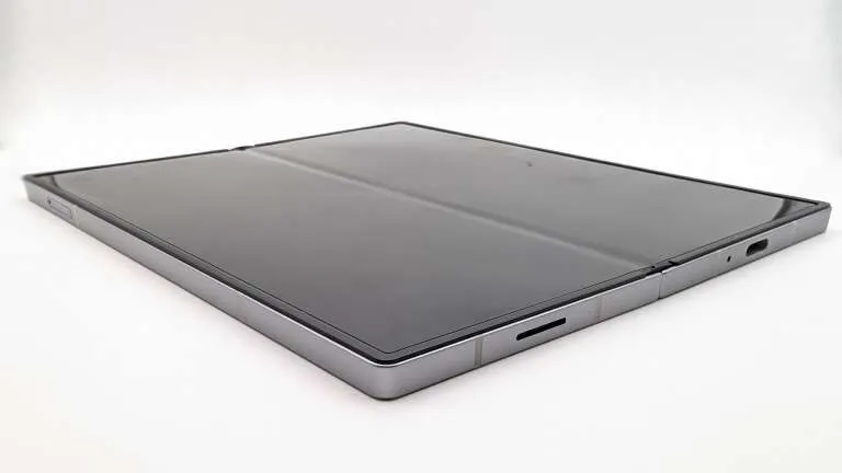 نمایشگر Samsung Galaxy Z Fold 6