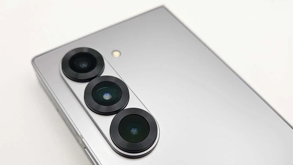 طراحی Samsung Galaxy Z Fold 6