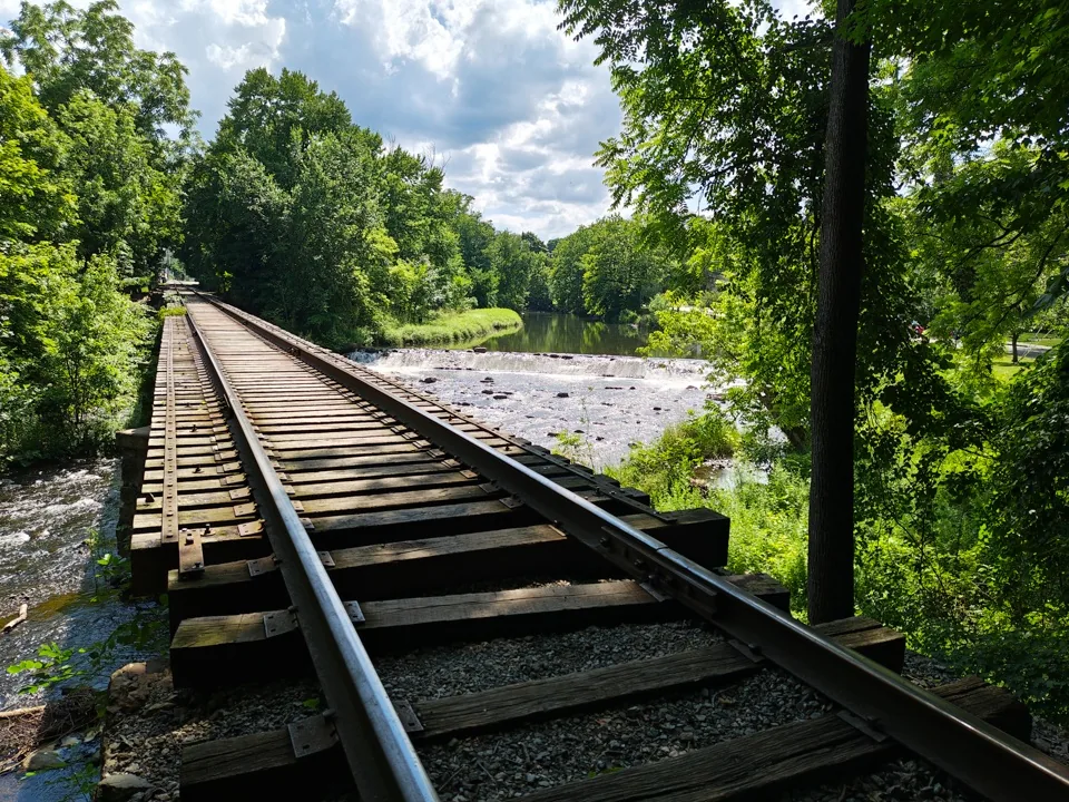 دوربینهای Motorola Razr+ (2024)