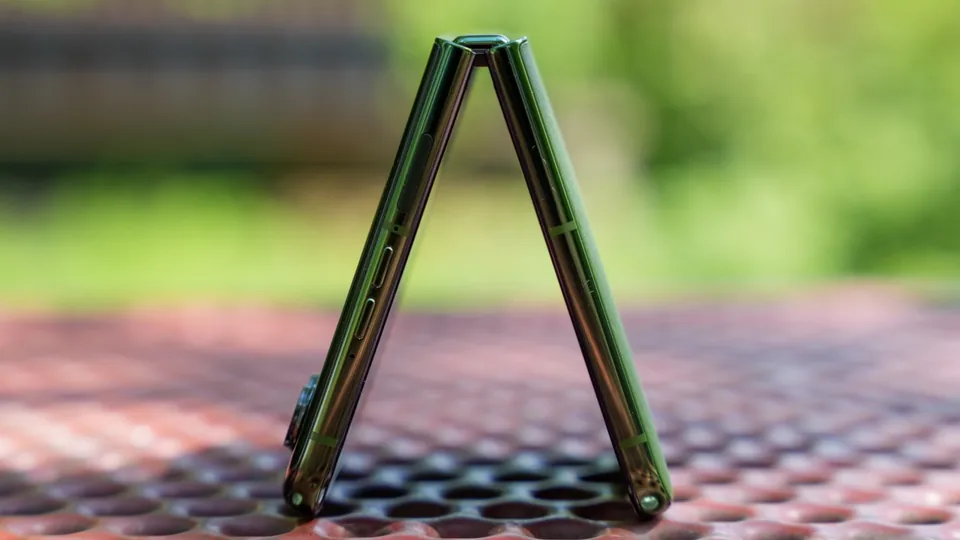 طراحی Motorola Razr+ (2024)