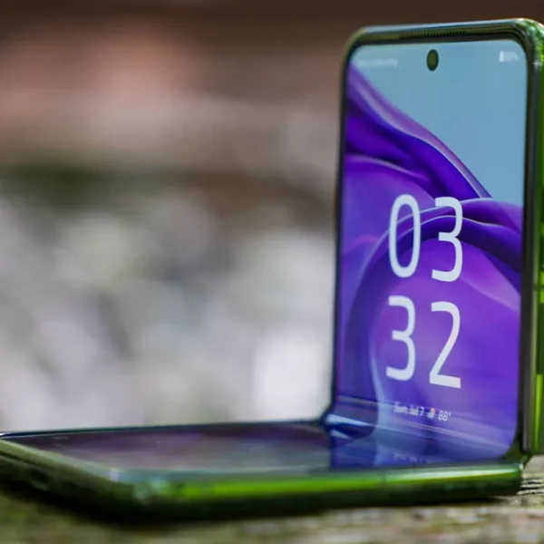 Motorola Razr+ (2024)