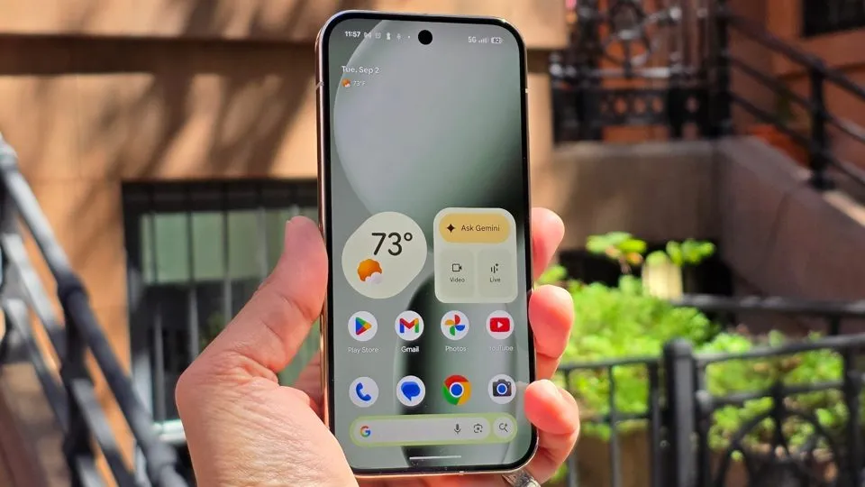 نمایشگرگوگل پیکسل 10 پرو