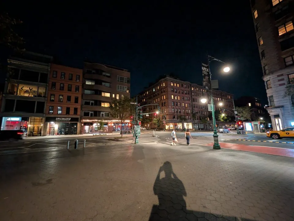 دوربین فوق عریض گوگل پیکسل 10 پرو