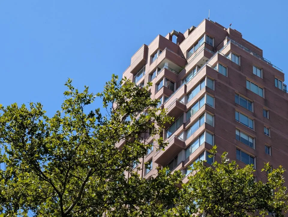 دوربین تله فوتو بزرگنمایی 5 برابری گوگل پیکسل 10 پرو