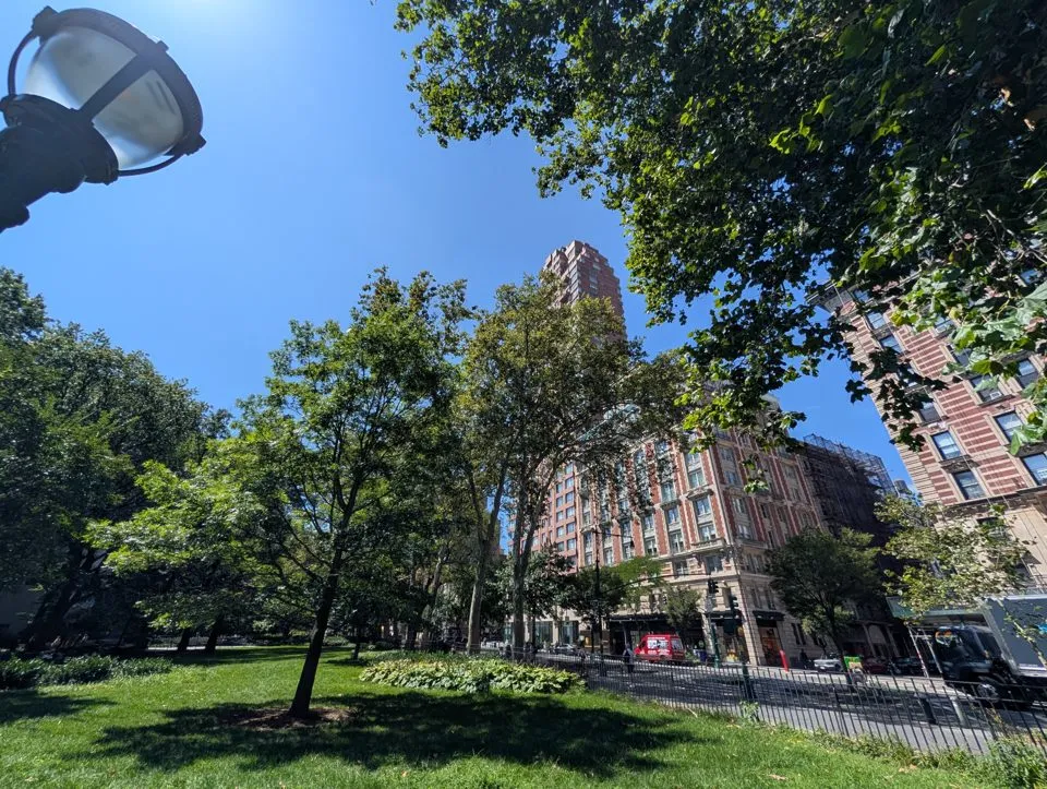 دوربین فوق عریض گوگل پیکسل 10 پرو